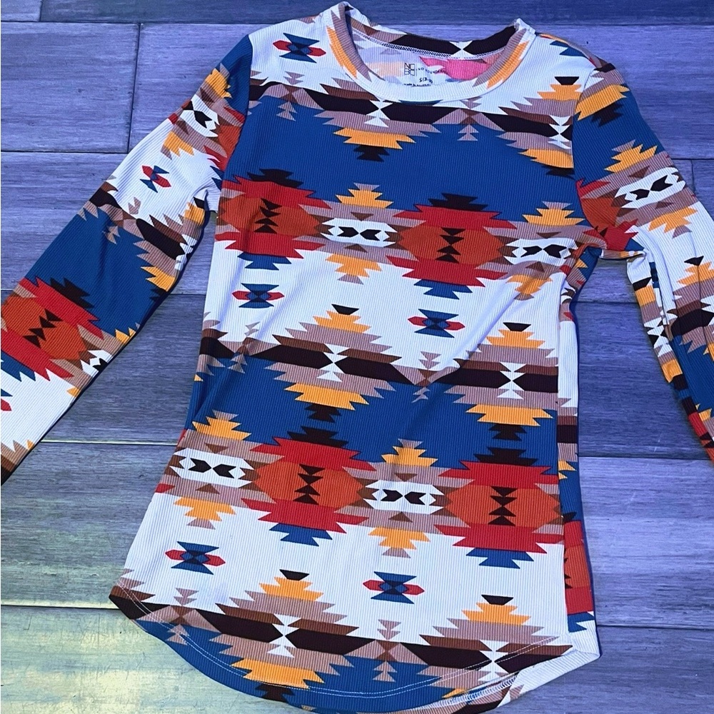 No Boundaries Multicolor Geometric Long Sleeve Tee